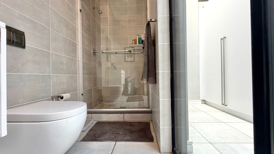 1 Bedroom Property for Sale in Paardevlei Western Cape